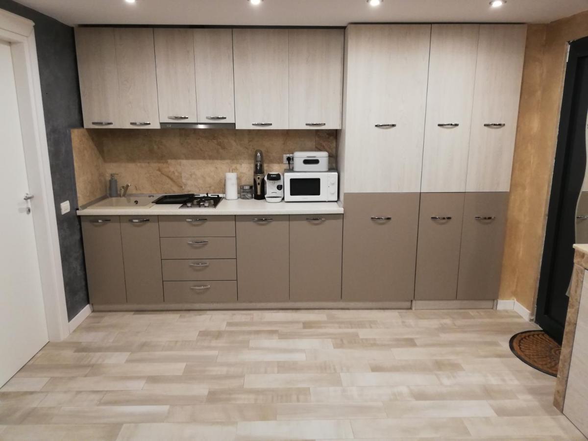 Tomis Suite Κονστάντζα Εξωτερικό φωτογραφία